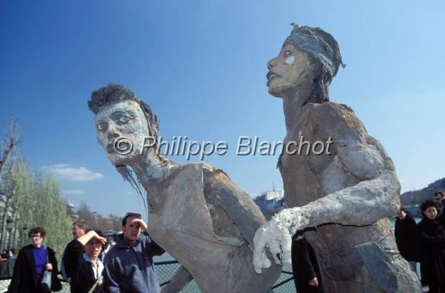 ousmane saw 07.JPG - Exposition Ousmane SawPasserelle des Arts, Paris juin 1999